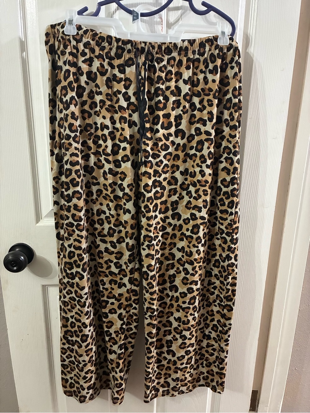 Women’s 3X Leopard Print Pajama Set - Picture 5 of 6